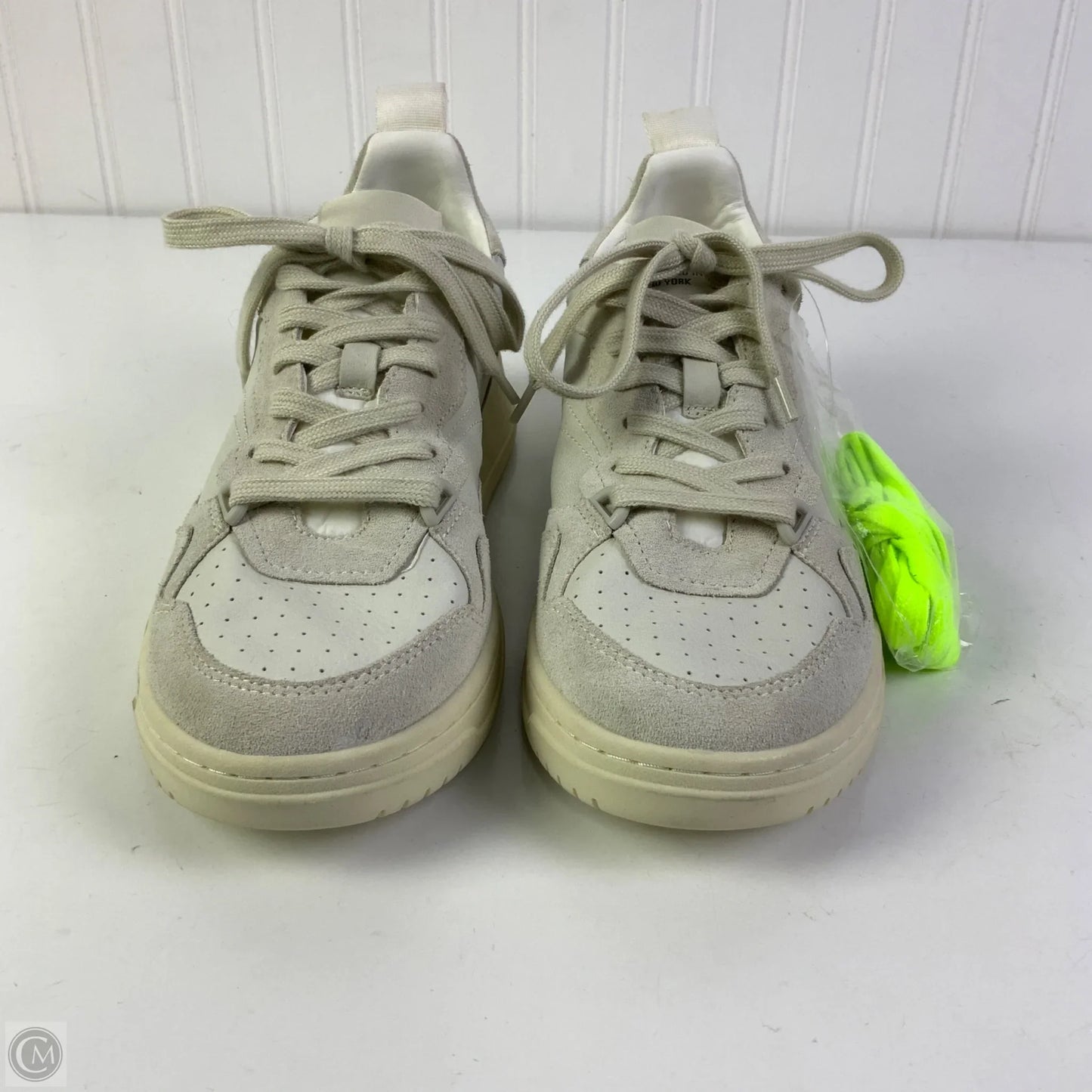 Shoes Sneakers By Steve Madden In Cream, Size: 10