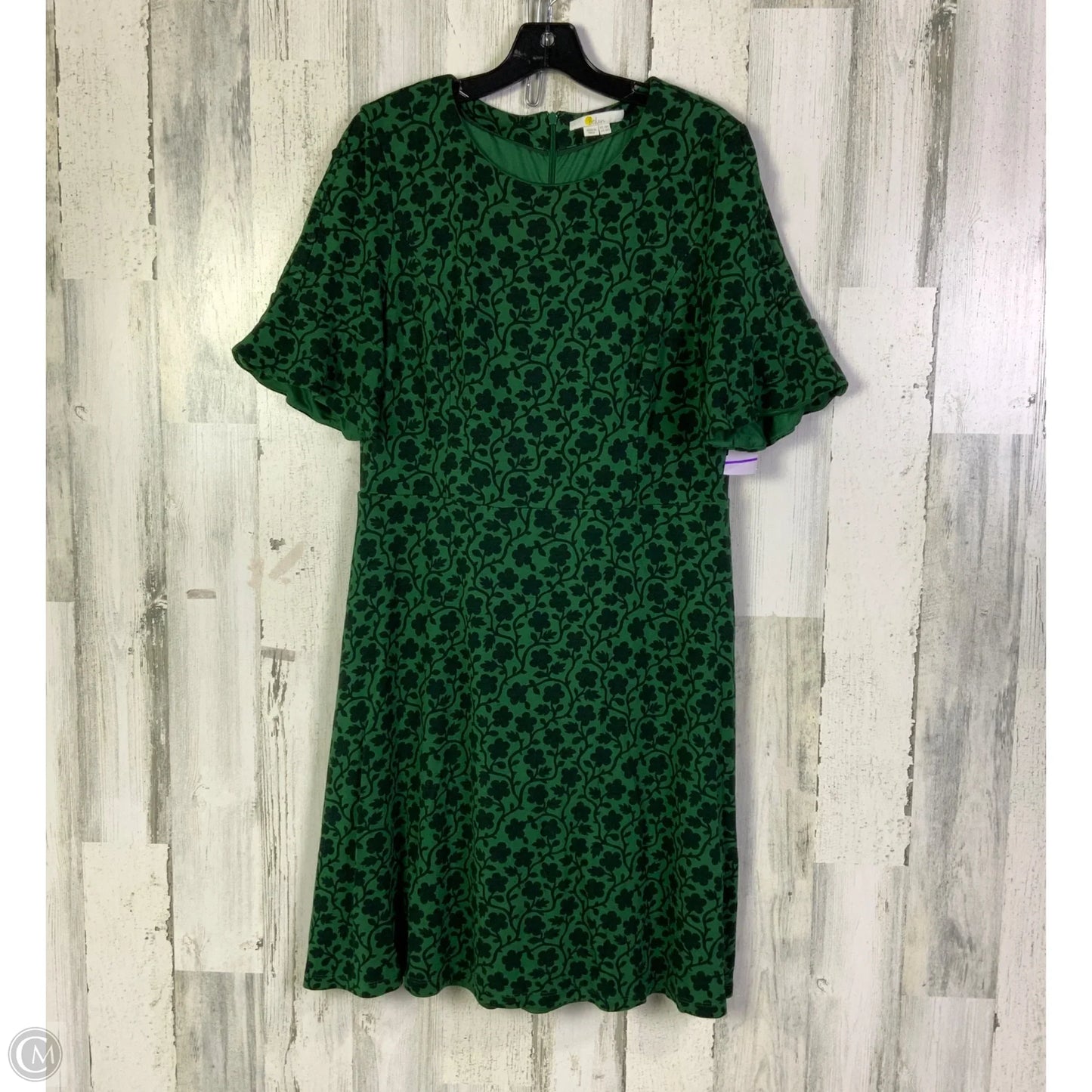 Dress Casual Short By Boden In Green, Size: L