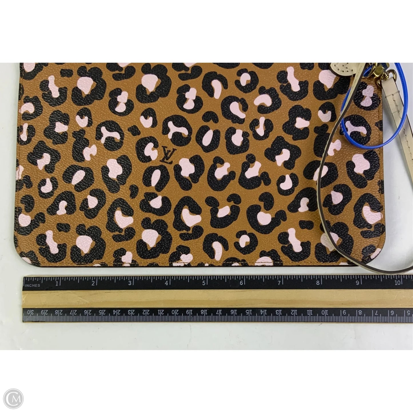 Wristlet Luxury Designer By Louis Vuitton, Size: Medium