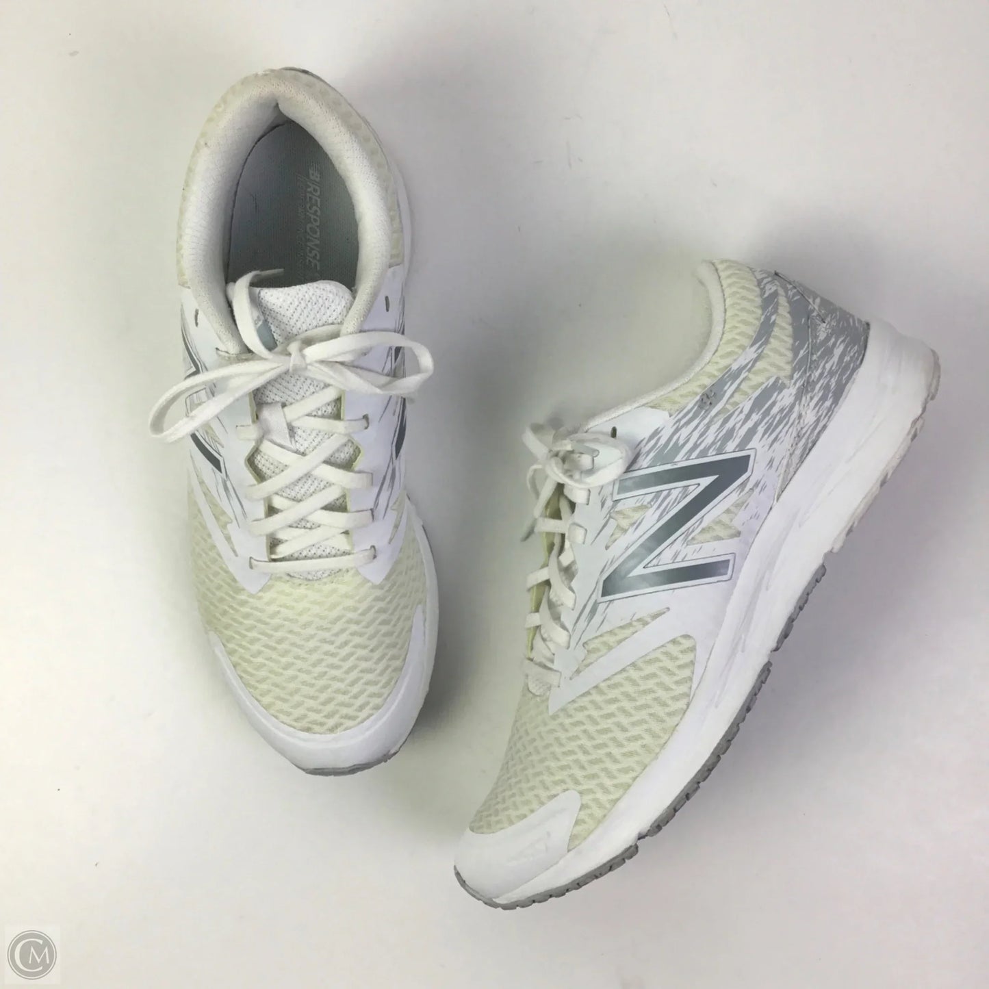 Shoes Athletic By New Balance In White, Size: 9.5