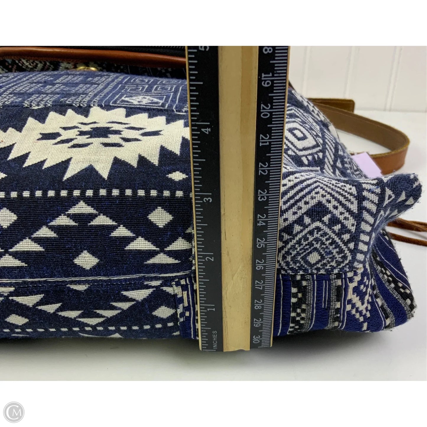 Crossbody By Clothes Mentor, Size: Large