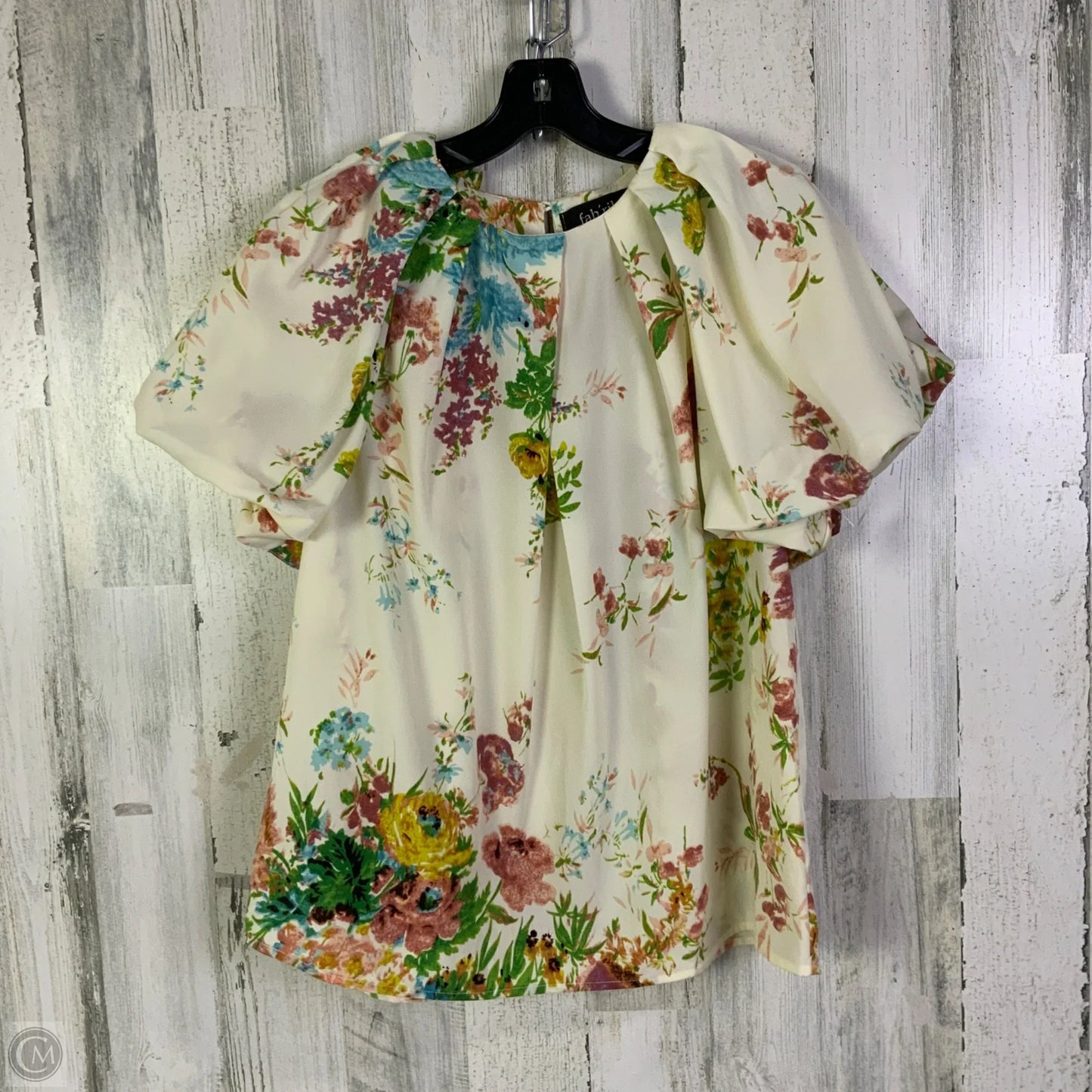 Top Short Sleeve By Fabrik In Cream, Size: M