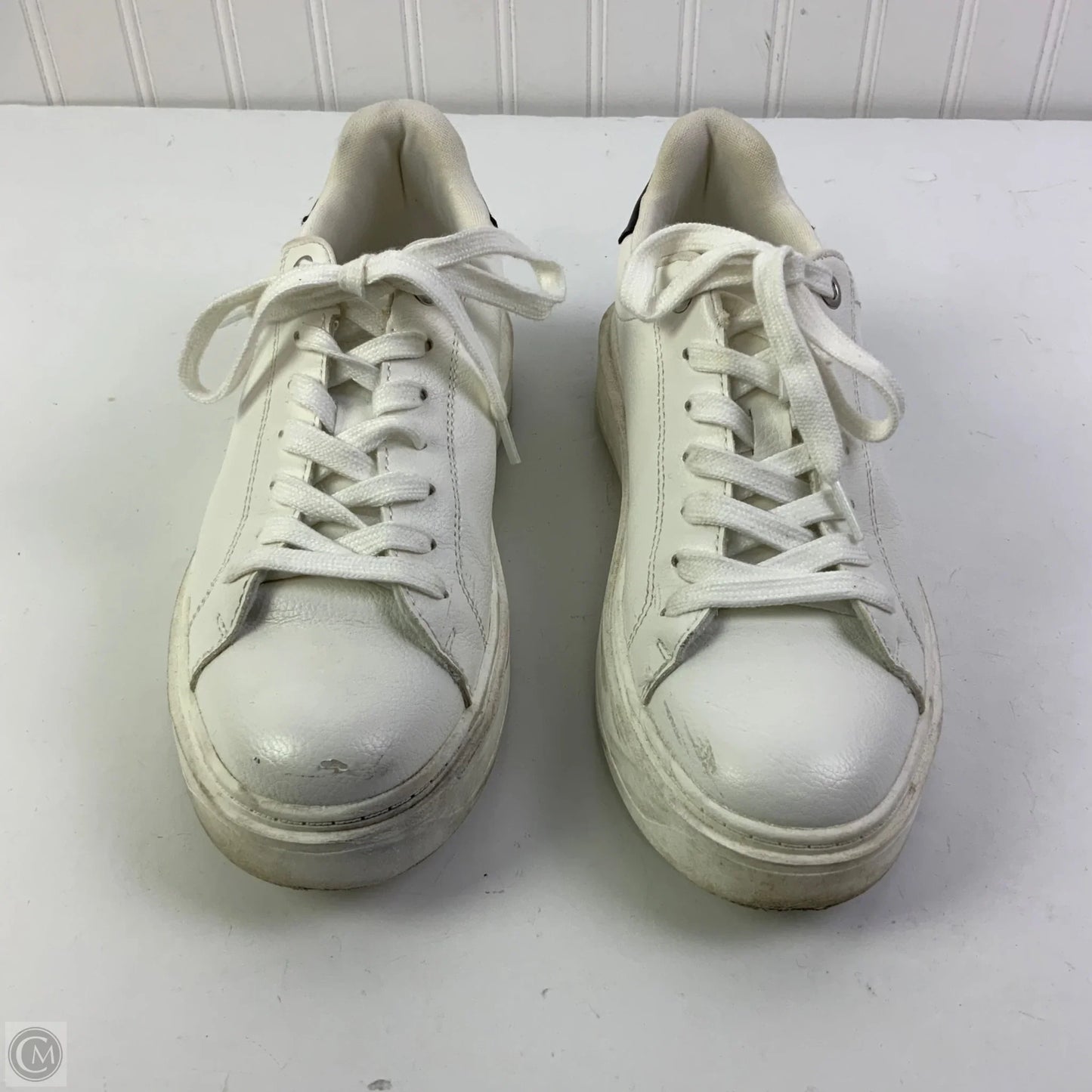 Shoes Sneakers By Steve Madden In White, Size: 9