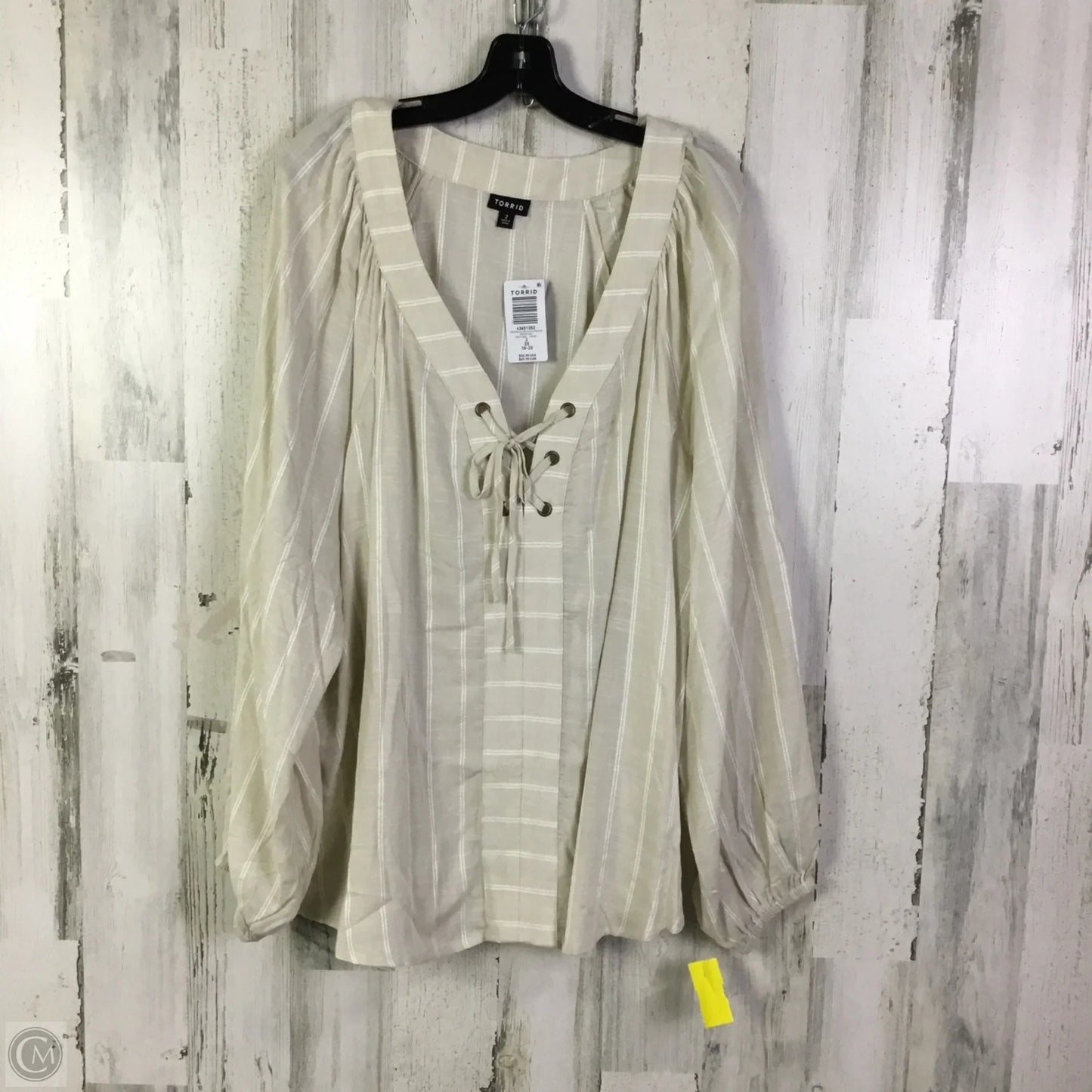 Top Long Sleeve By Torrid In Beige, Size: 1x