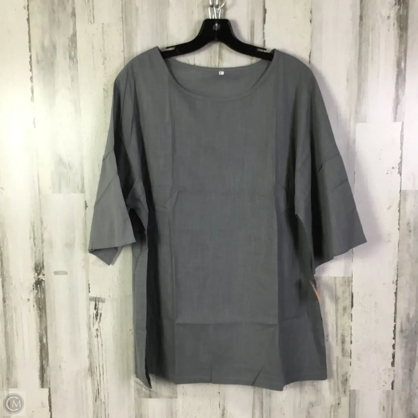 Top Short Sleeve Basic By Cmf In Grey, Size: 1x