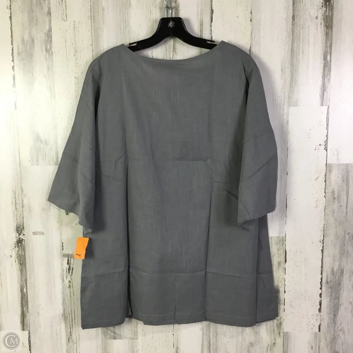 Top Short Sleeve Basic By Cmf In Grey, Size: 1x