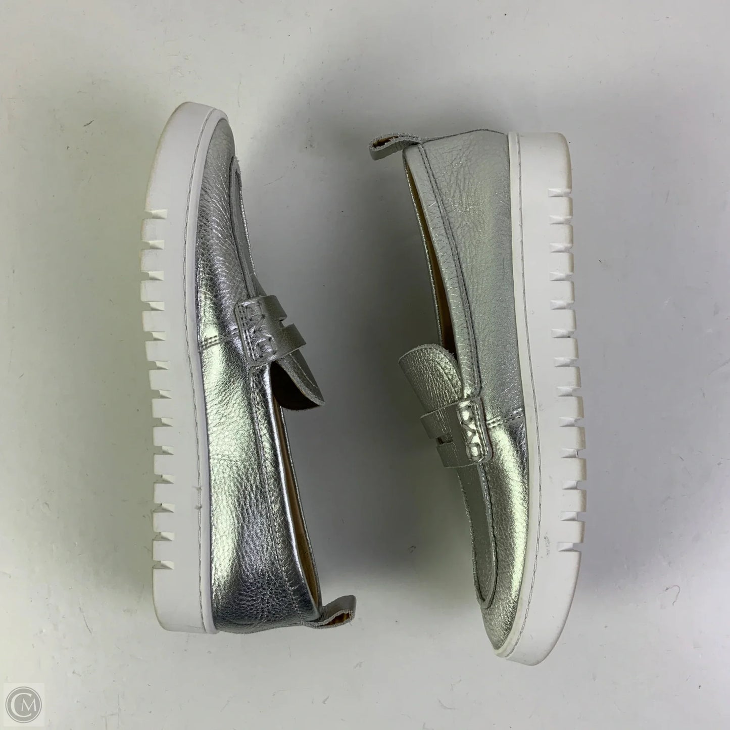 Shoes Flats By Vionic In Silver, Size: 8.5