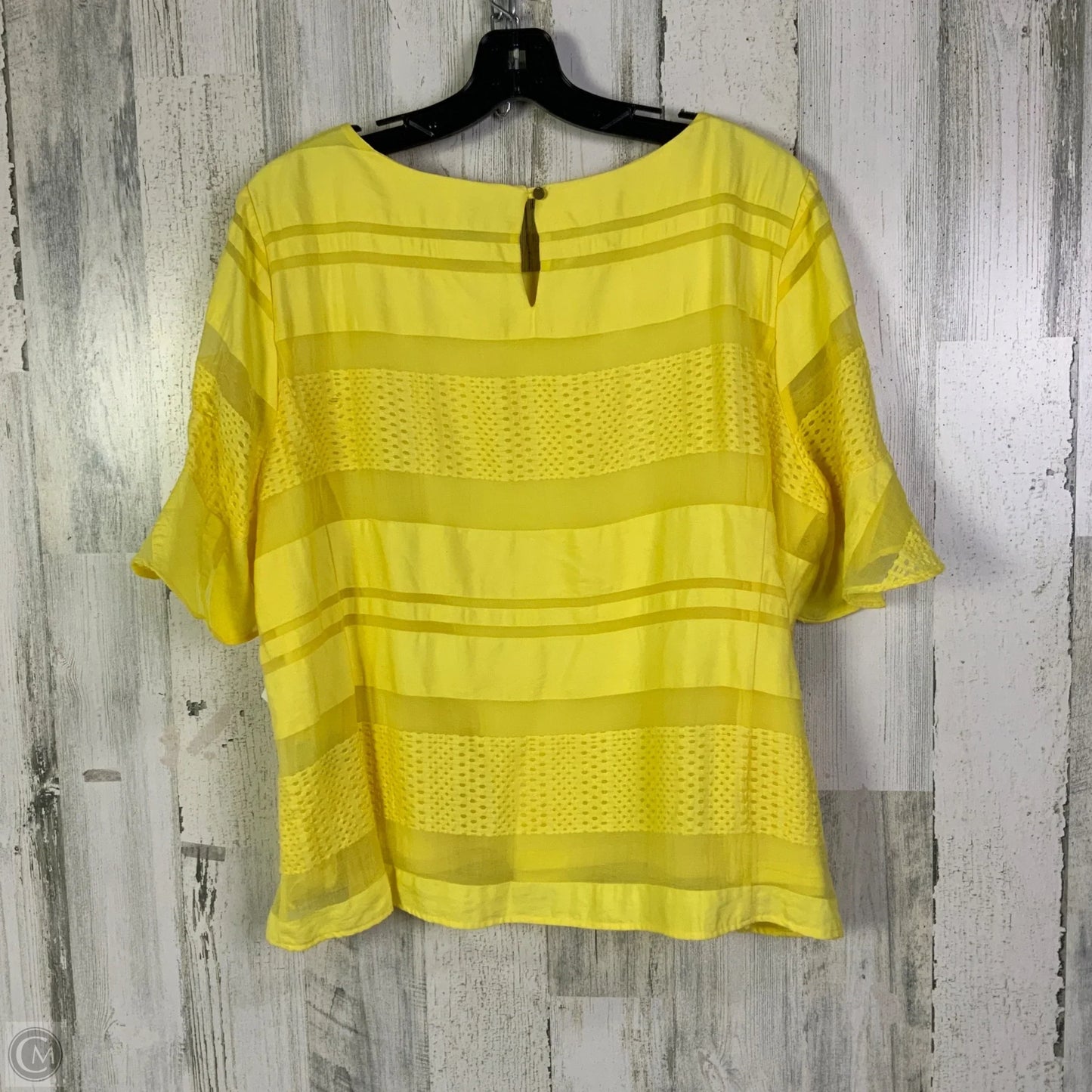 Top Short Sleeve By Liz Claiborne In Yellow, Size: Xl