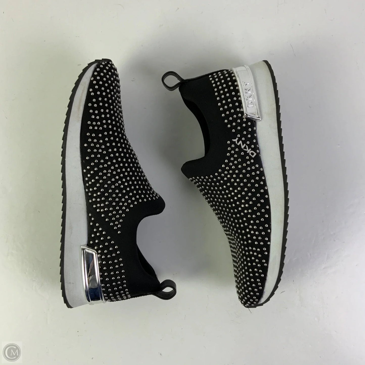 Shoes Sneakers By Dkny In Black & Silver, Size: 8