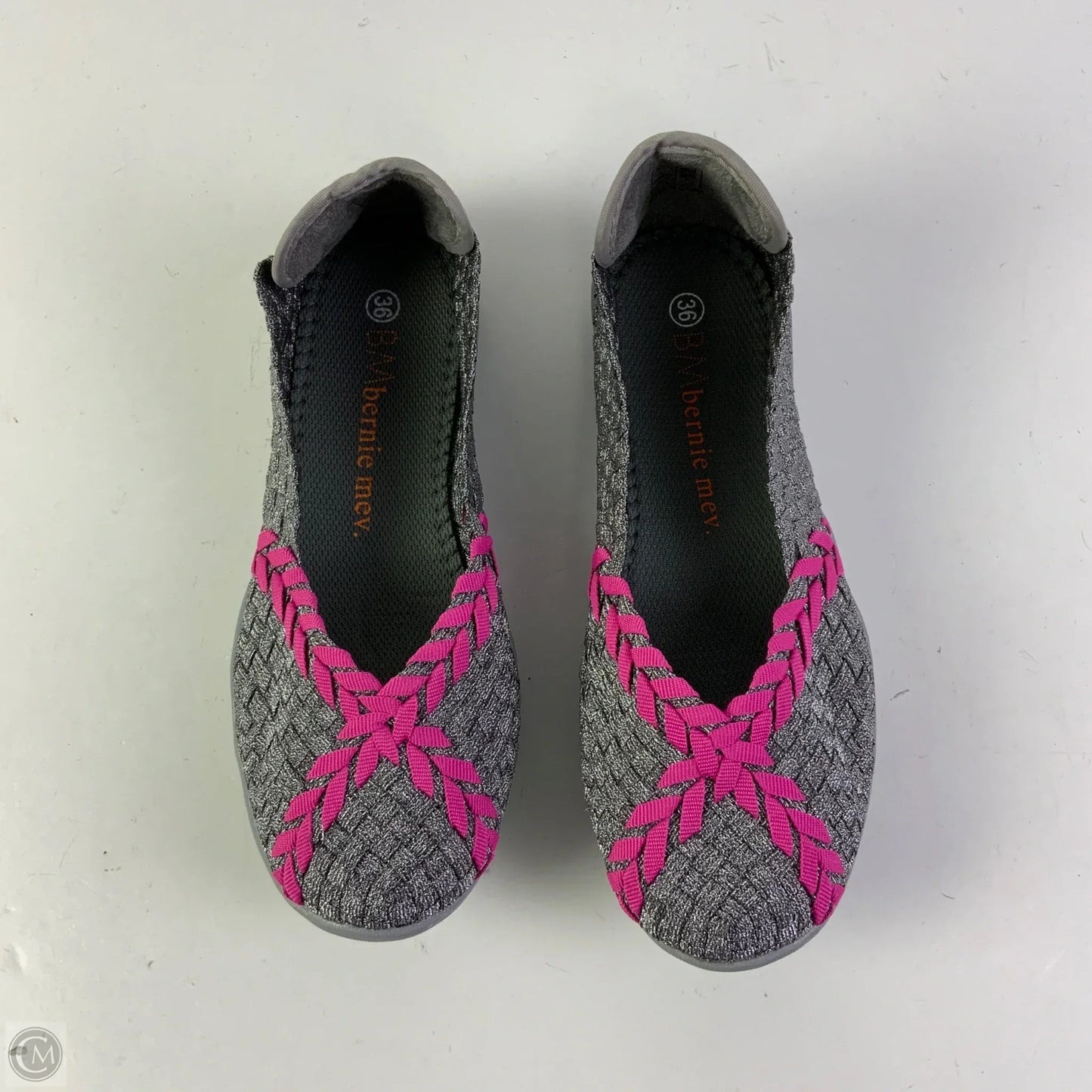 Shoes Flats By Bernie Mev In Silver, Size: 6