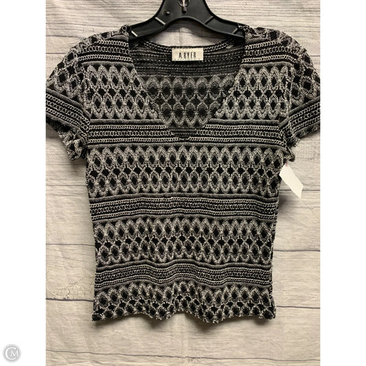 Top Short Sleeve By A Byer In Black & White, Size: S