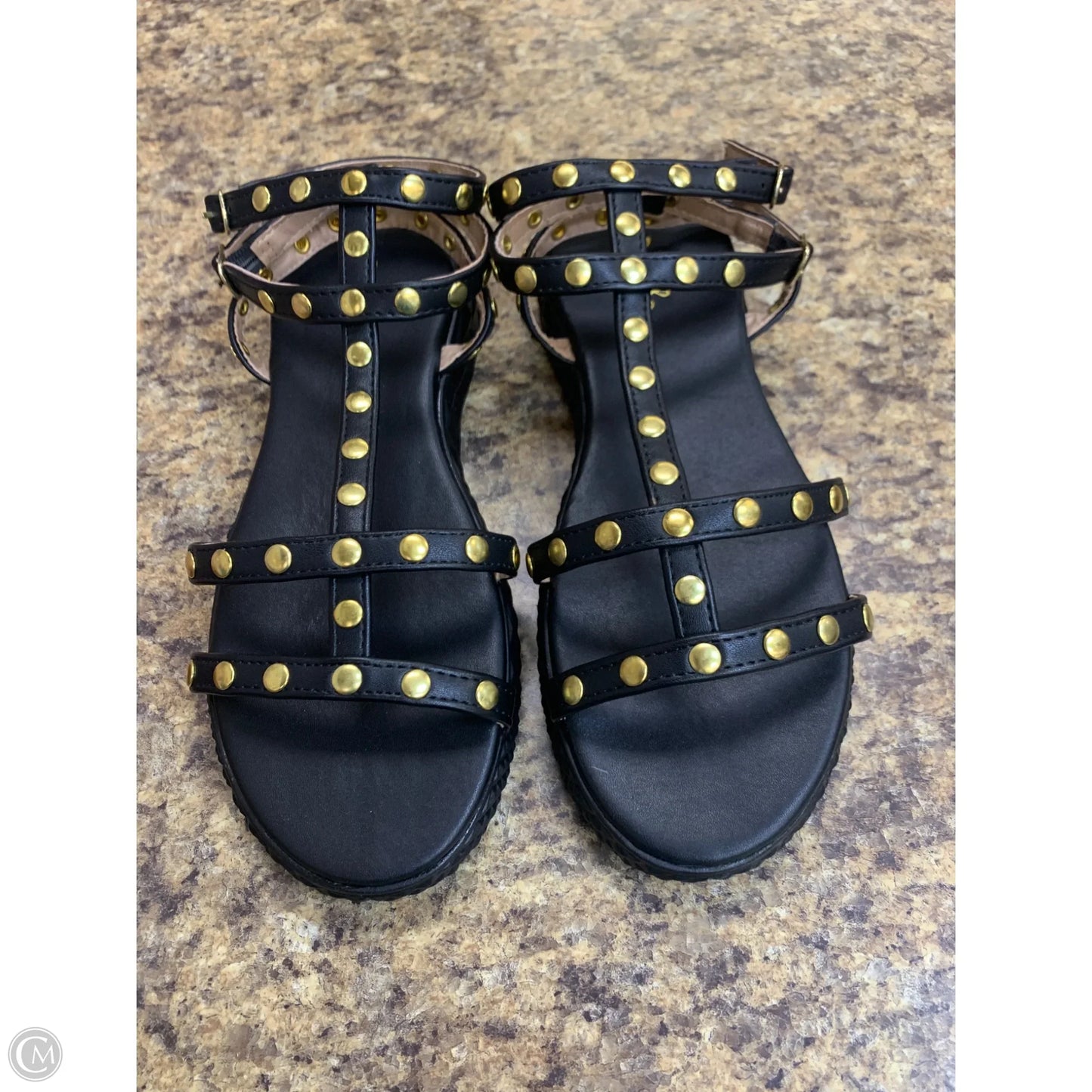 Sandals Flats By Qupid In Black & Gold, Size: 7
