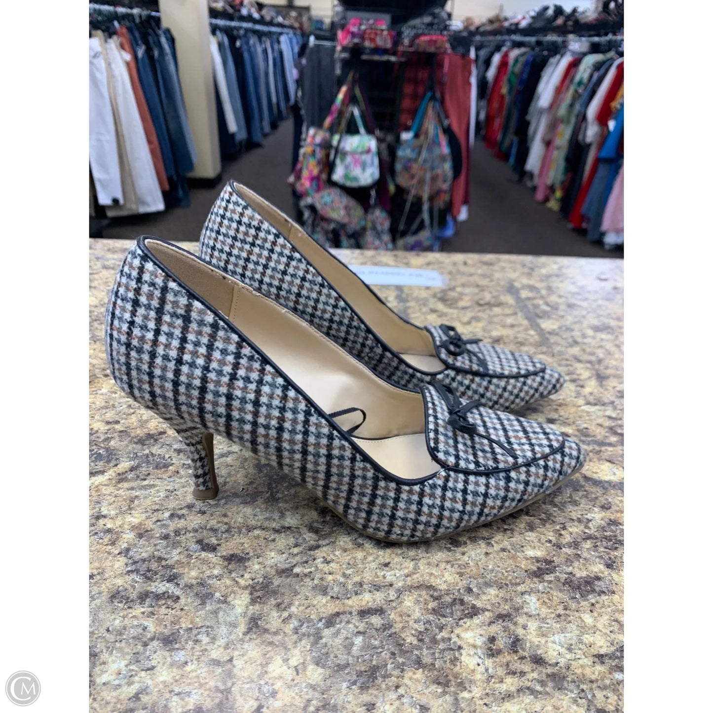 Shoes Heels Kitten By Liz Claiborne In Tan & White, Size: 8.5