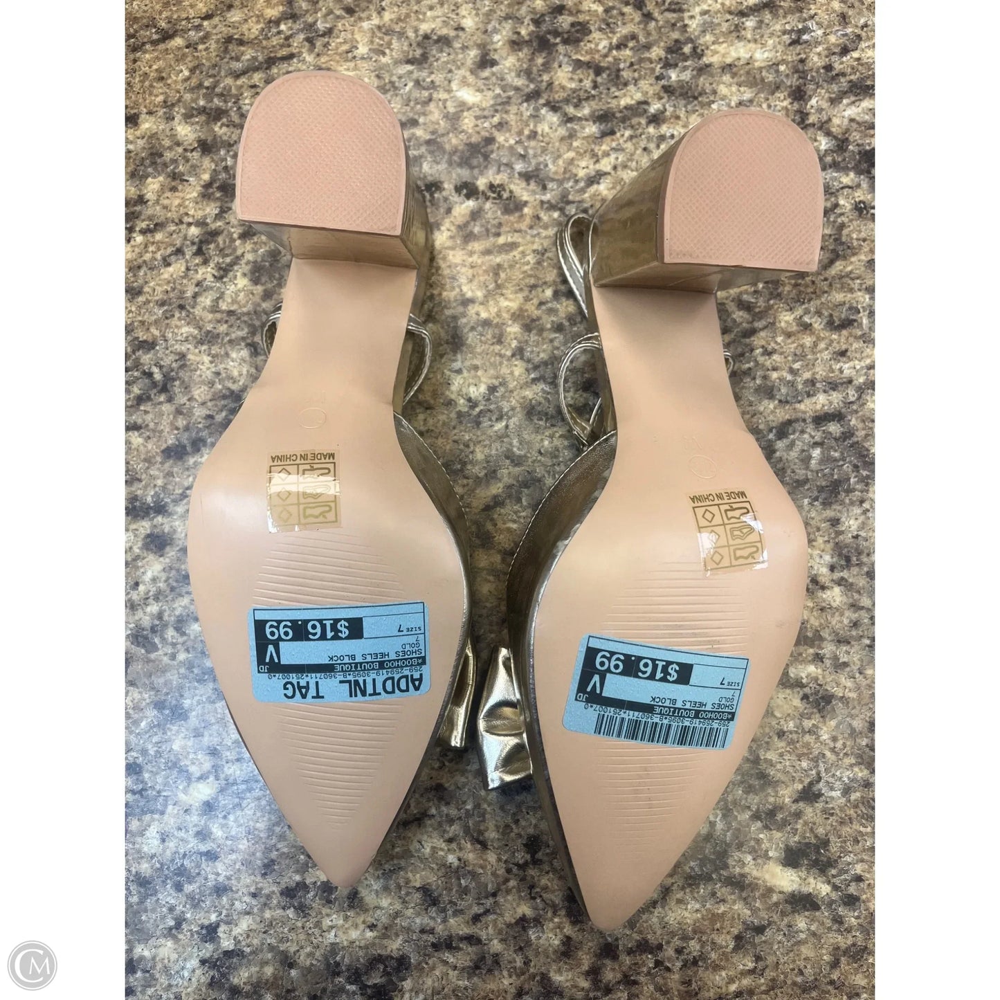 Shoes Heels Block By Boohoo Boutique In Gold, Size: 7