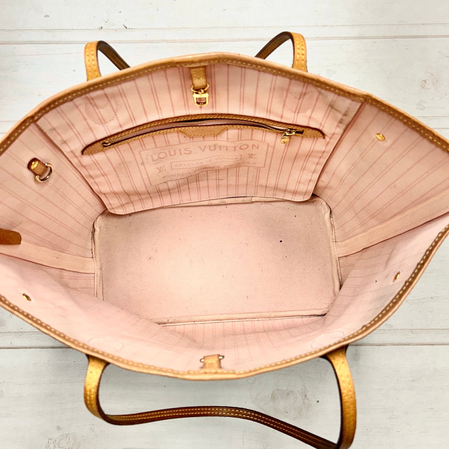 Tote Luxury Designer By Louis Vuitton, Size: Medium