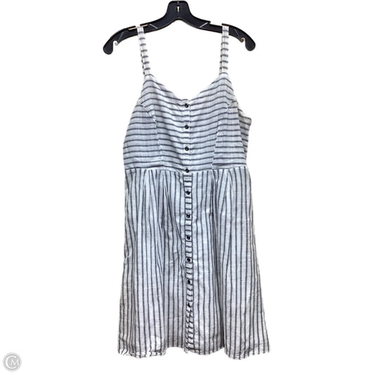Dress Casual Midi By Old Navy In Striped Pattern, Size: M