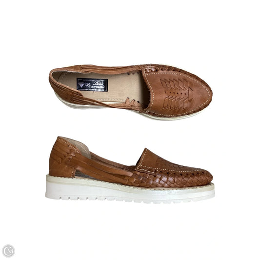 Shoes Flats By Clothes Mentor In Brown