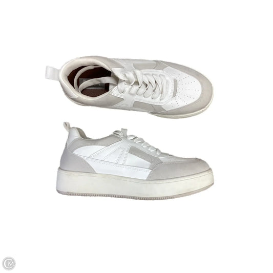 Shoes Sneakers By Mia In White, Size: 9
