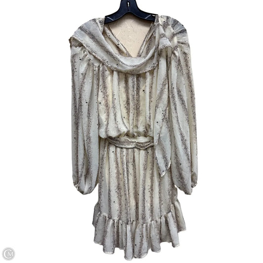 Dress Casual Short By Entro In Beige, Size: M