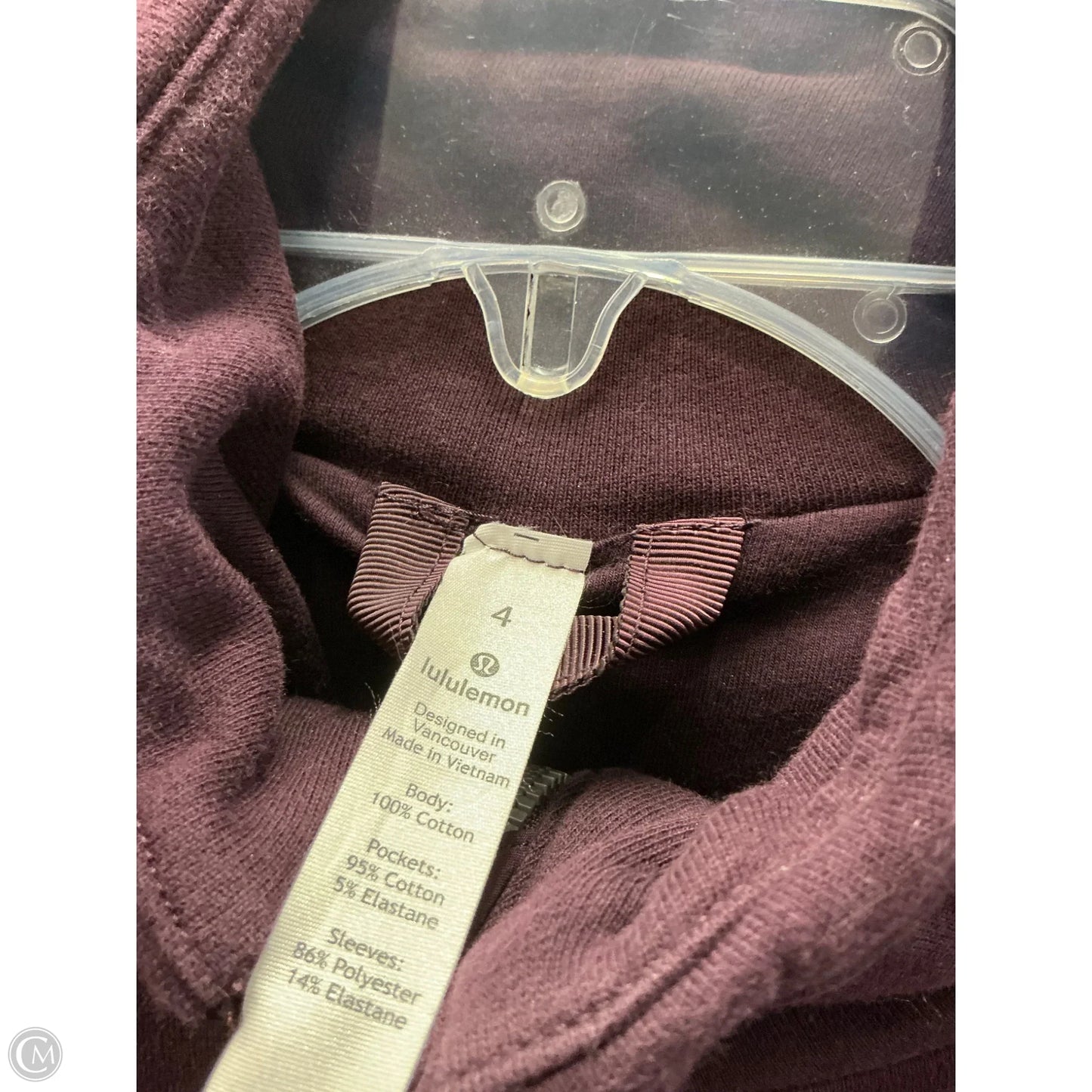 Athletic Top Long Sleeve Collar By Lululemon In Purple, Size: 4