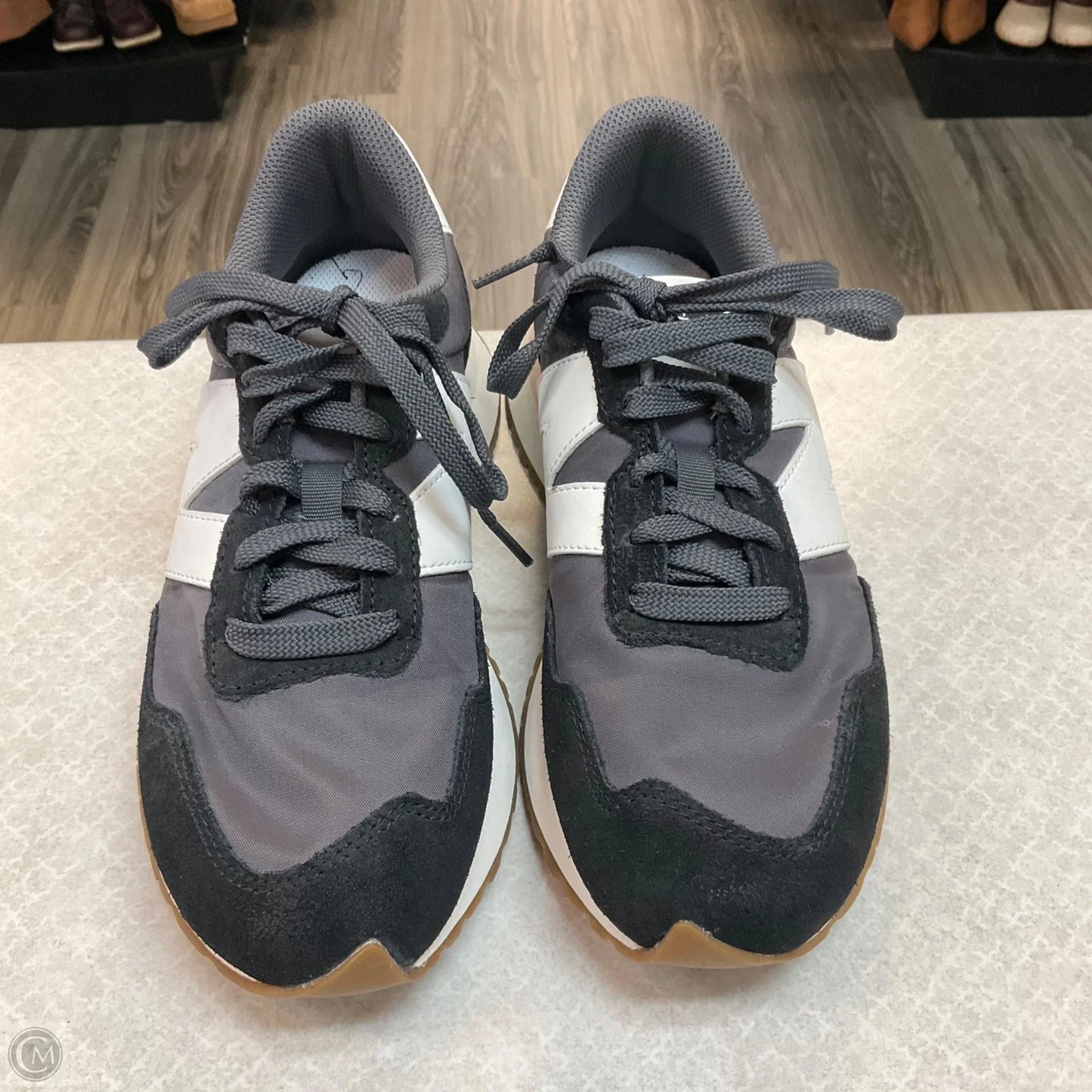 Shoes Sneakers By New Balance In Black, Size: 8