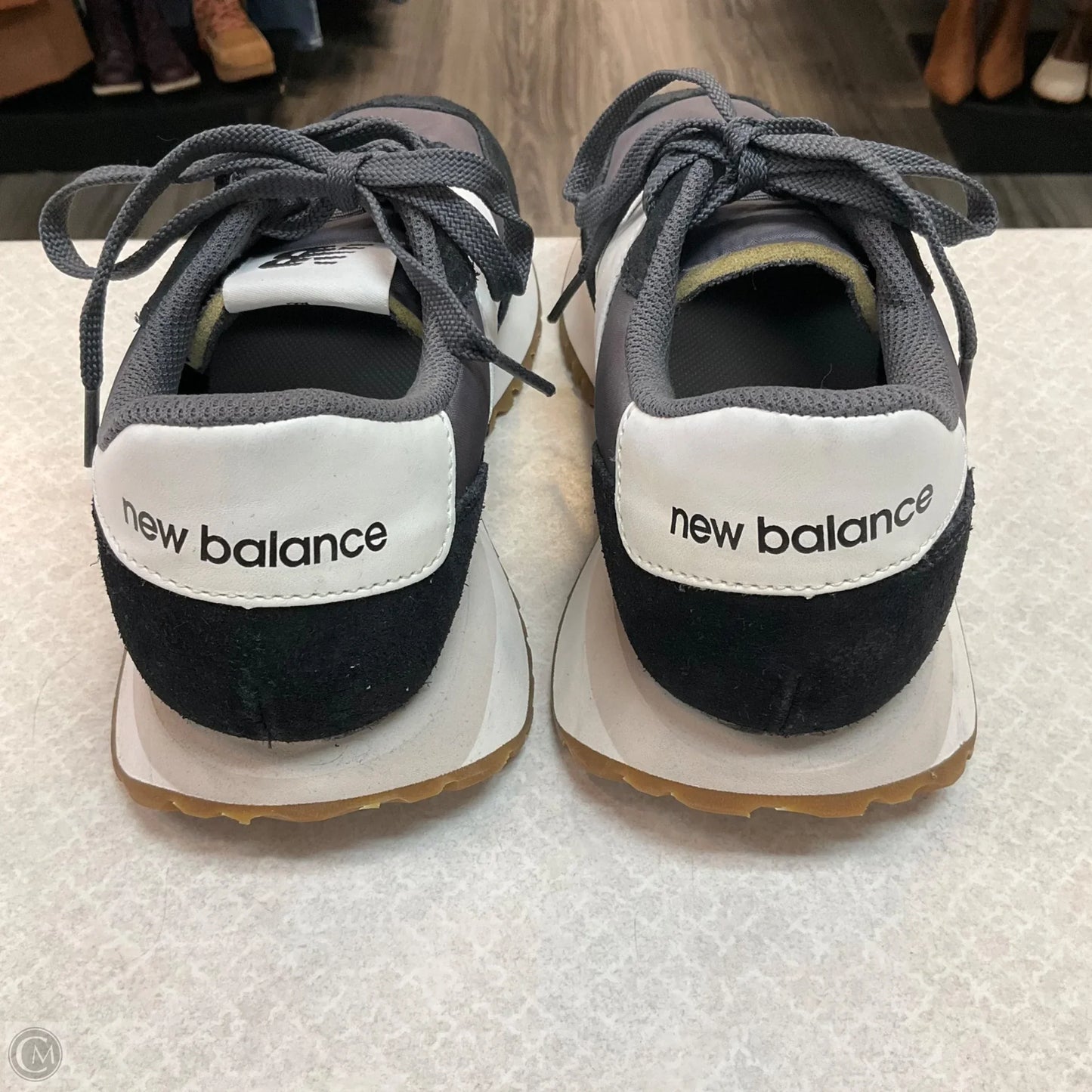Shoes Sneakers By New Balance In Black, Size: 8