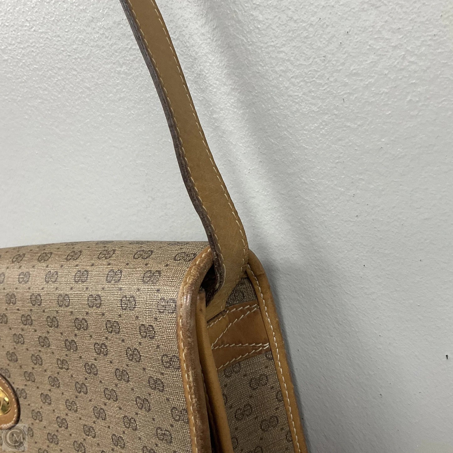 Crossbody Luxury Designer By Gucci, Size: Small