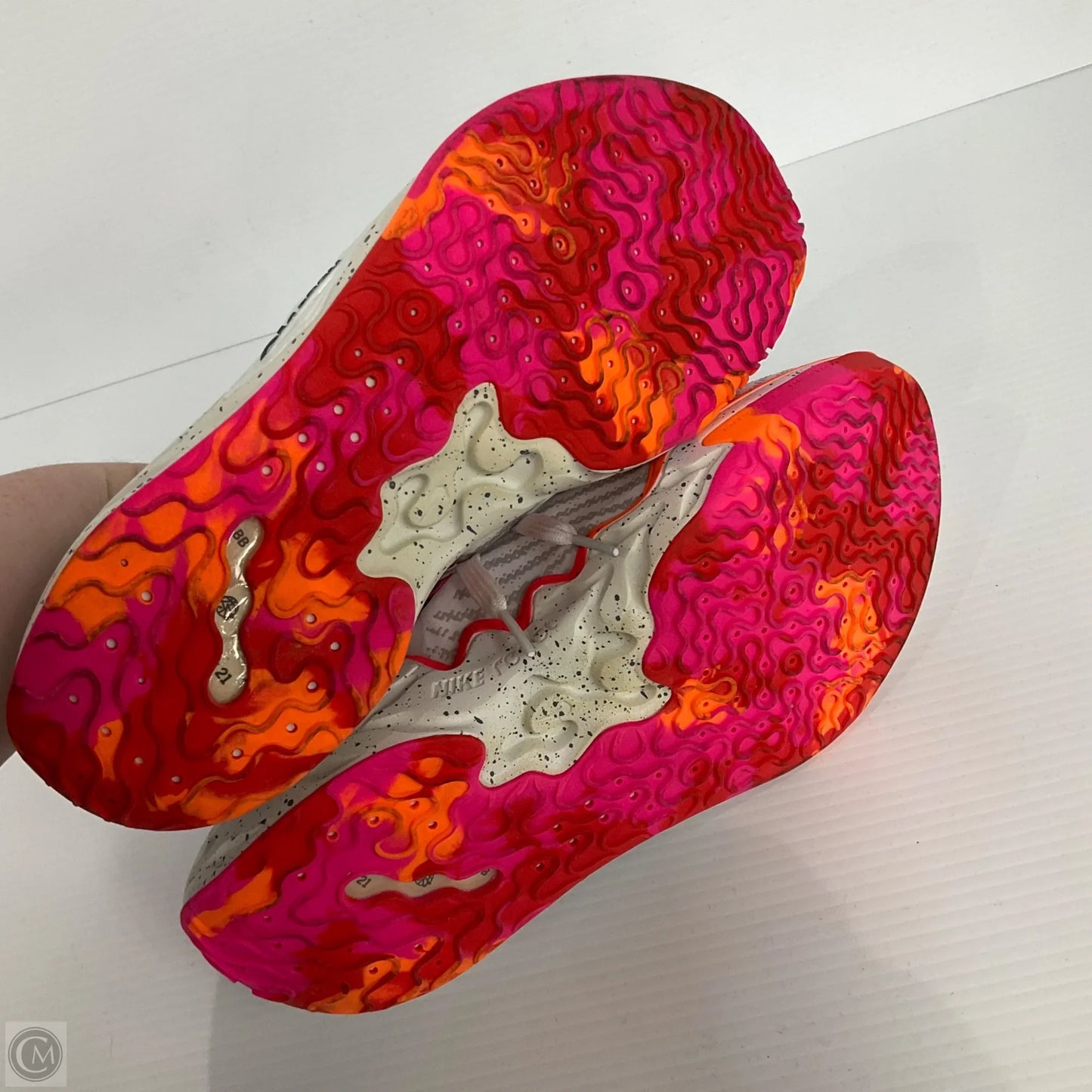 Shoes Sneakers By Nike In White, Size: 8
