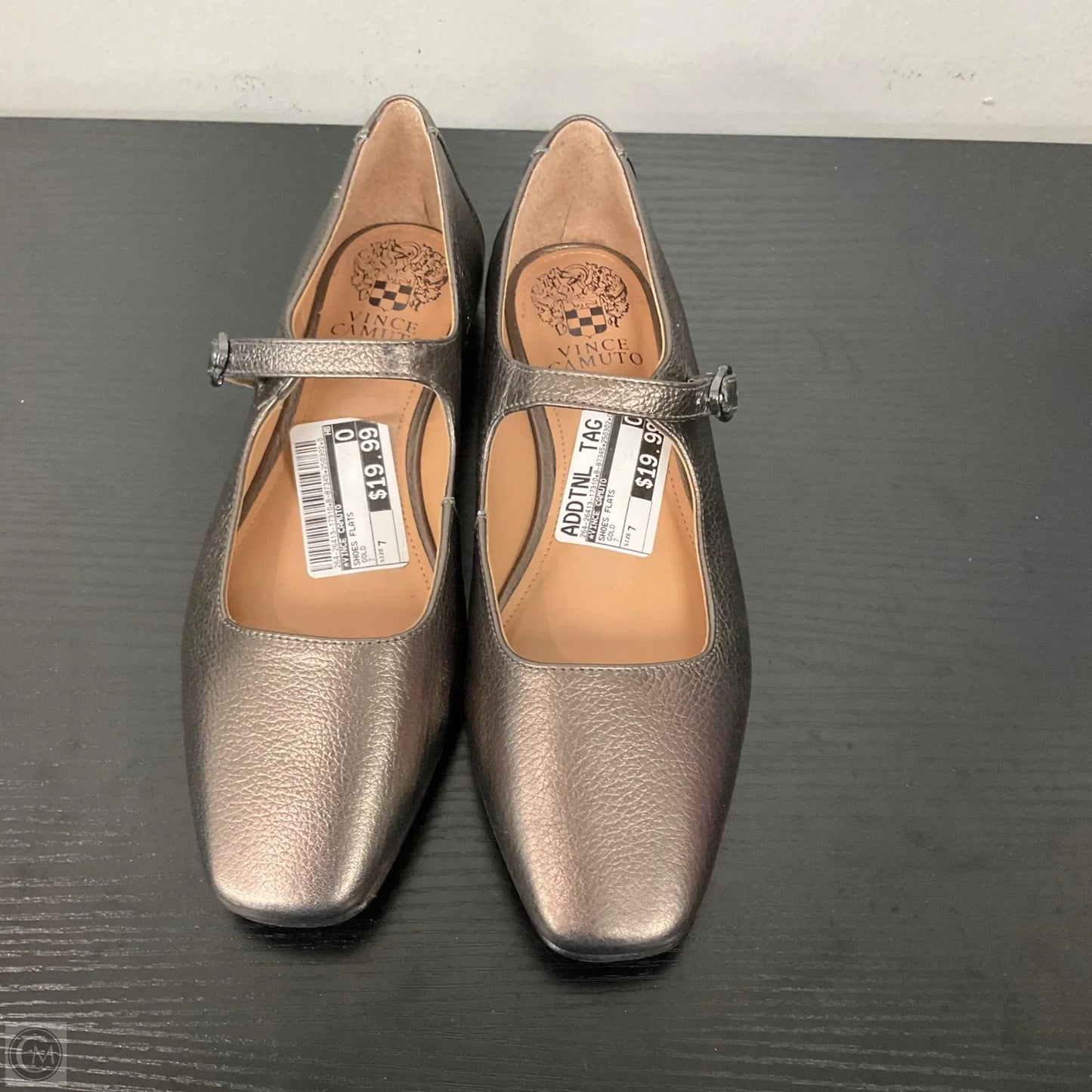 Shoes Flats By Vince Camuto In Gold, Size: 7