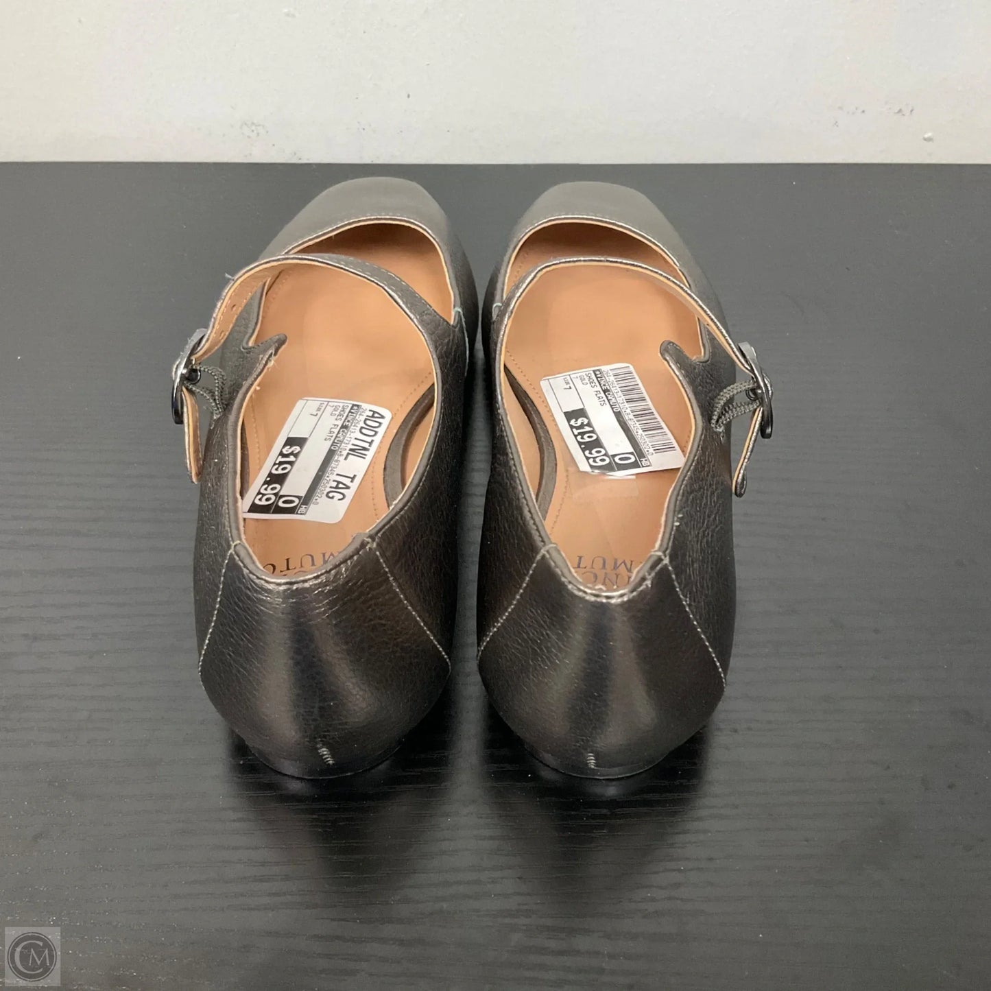 Shoes Flats By Vince Camuto In Gold, Size: 7