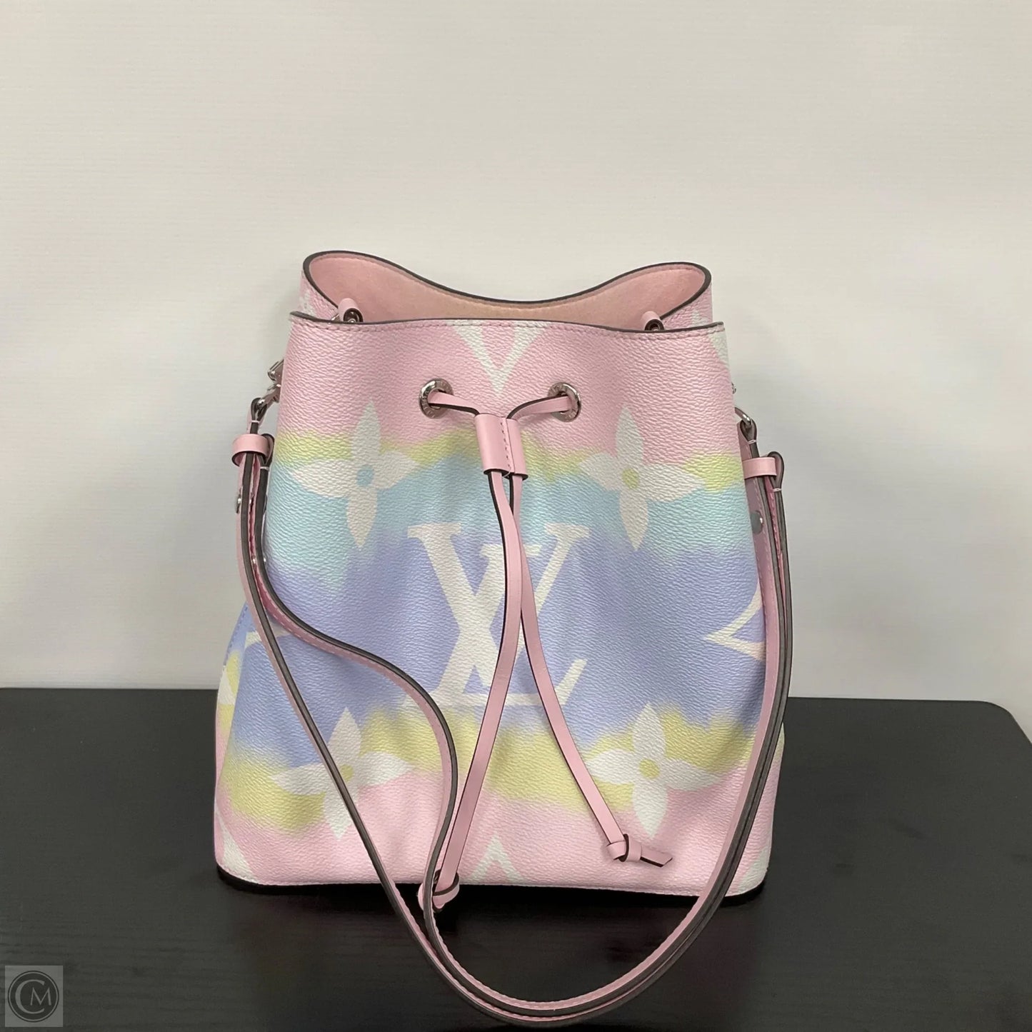 Handbag Luxury Designer By Louis Vuitton, Size: Large