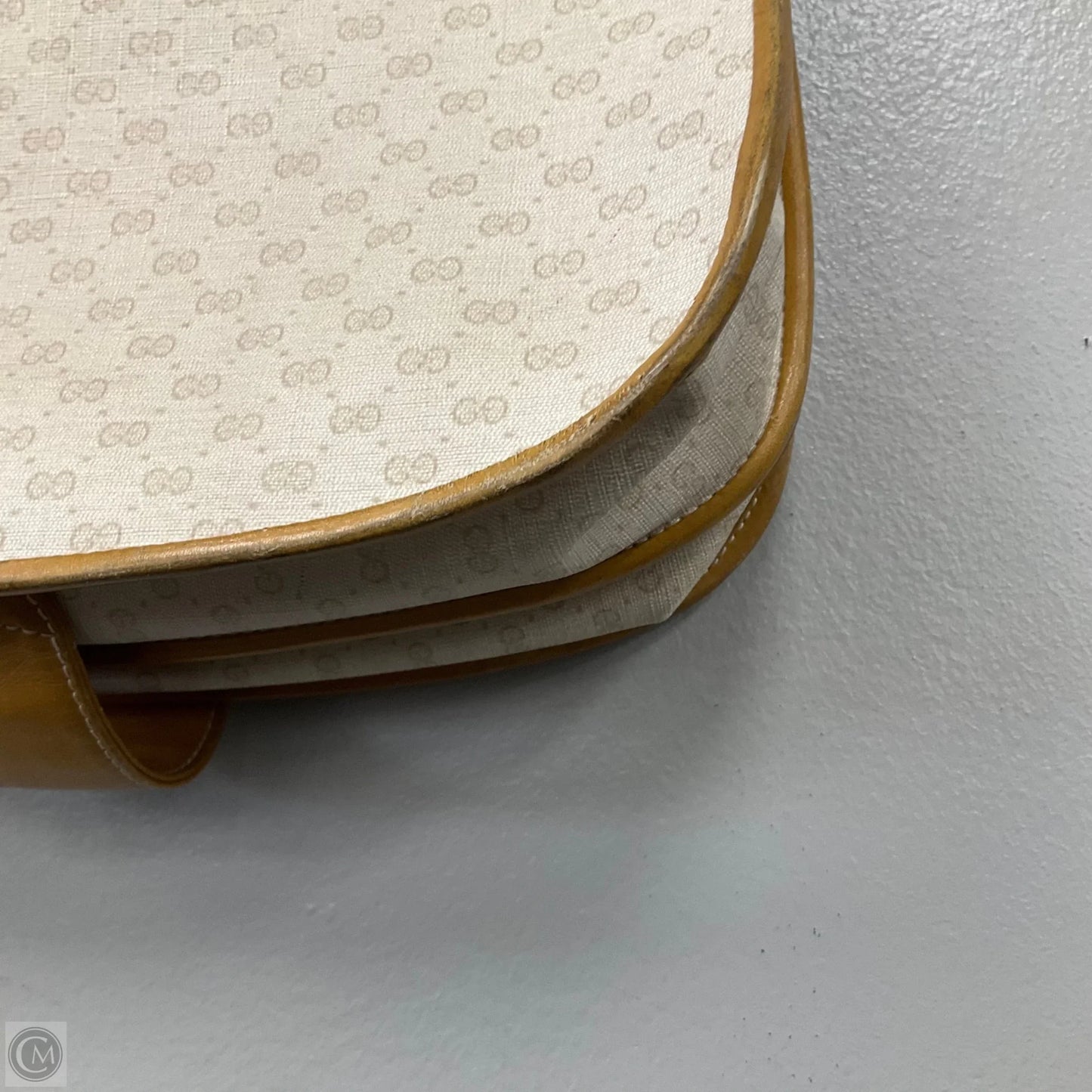 Crossbody Luxury Designer By Gucci, Size: Medium