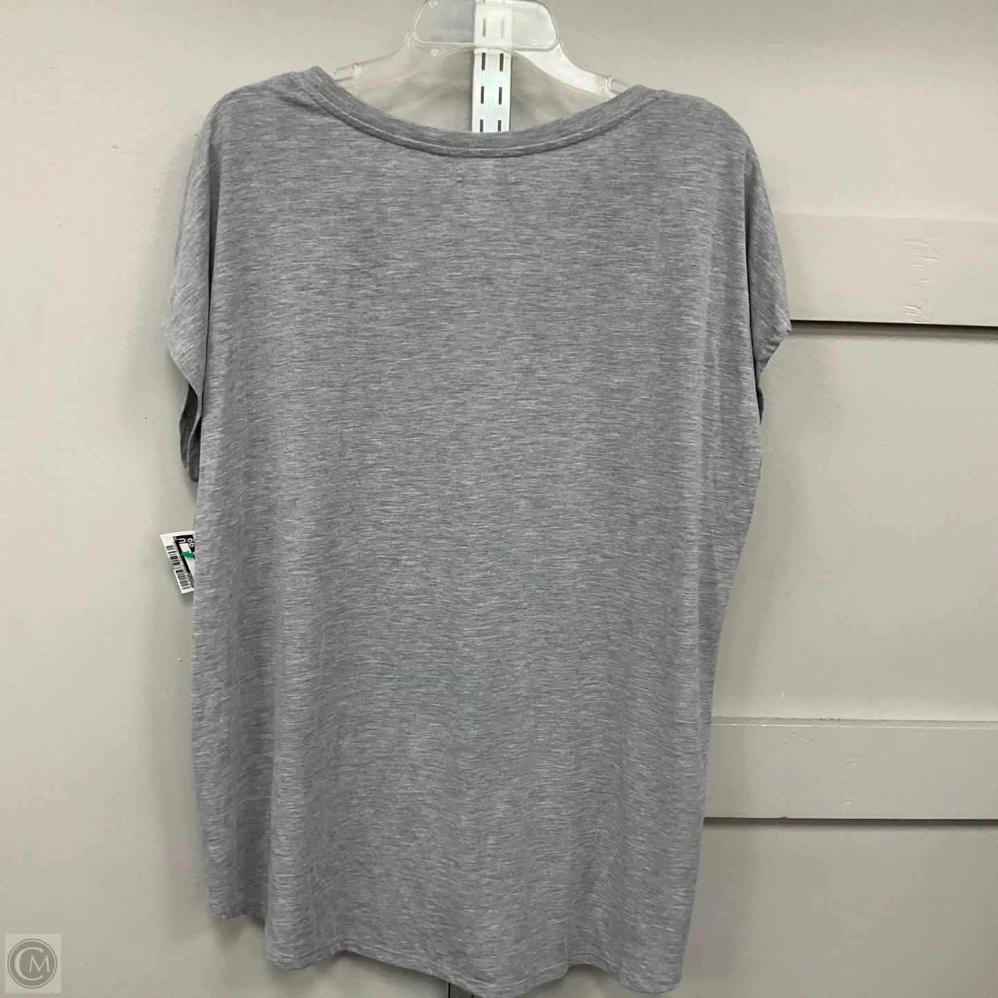 Top Short Sleeve By Maurices In Grey, Size: 1x