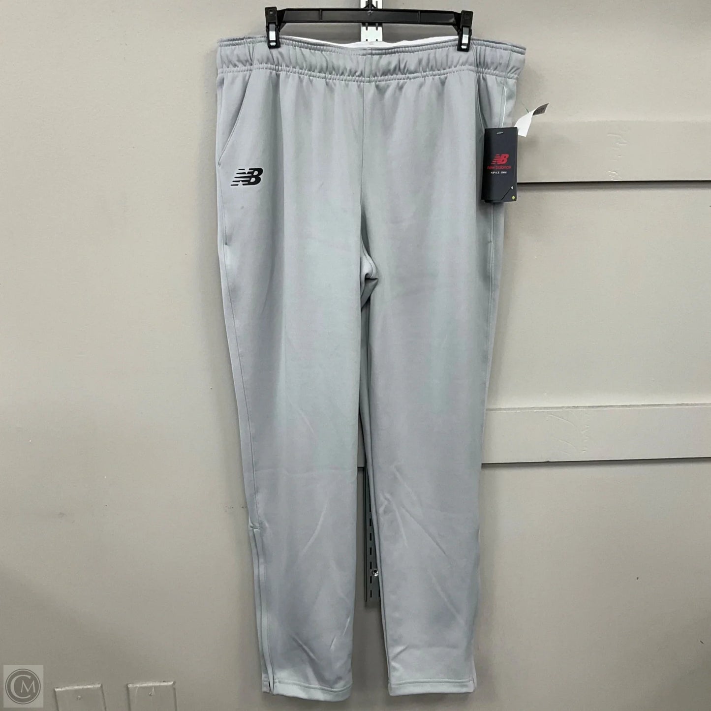 Pants Joggers By New Balance In Grey, Size: L
