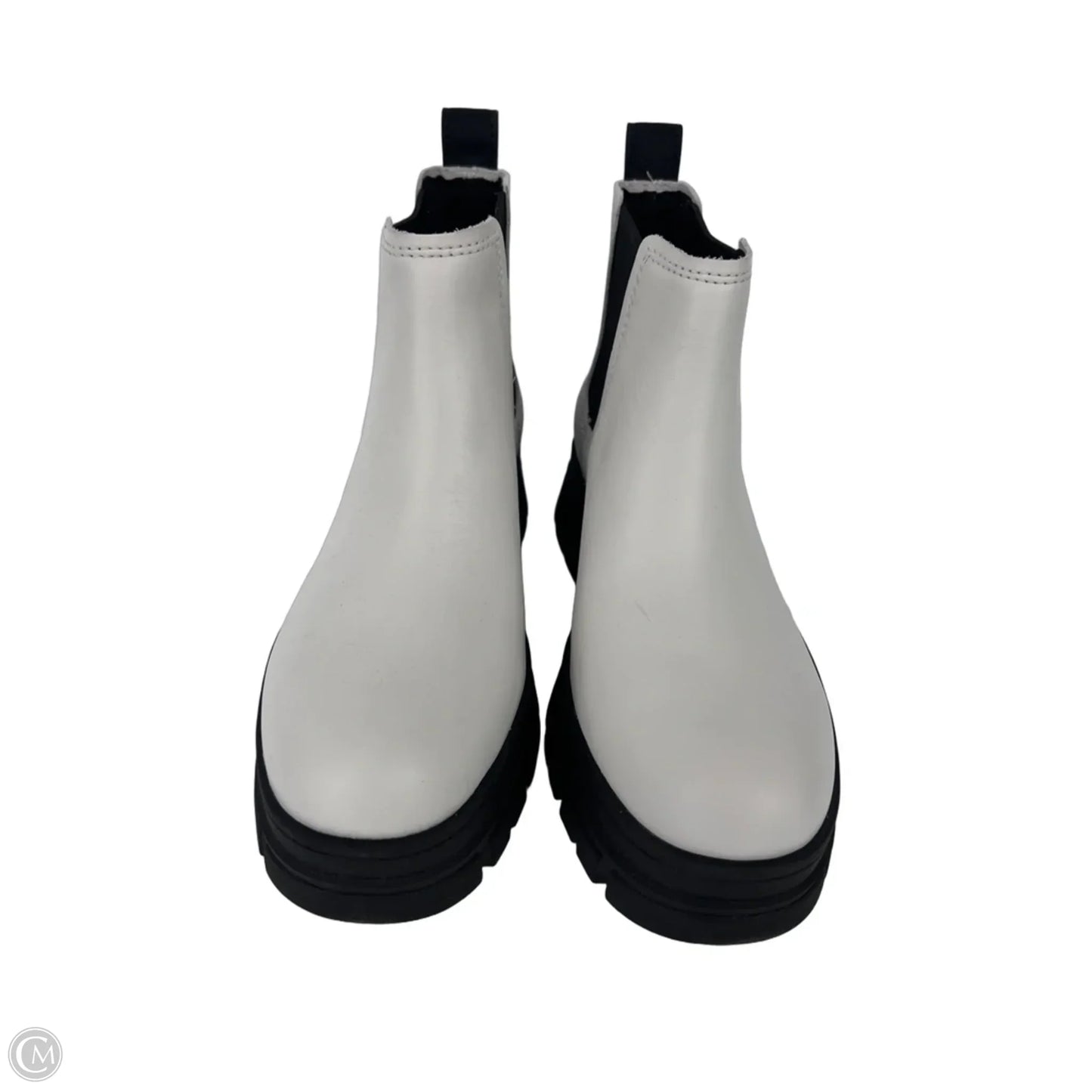 Boots Designer By Ugg In White, Size: 9.5