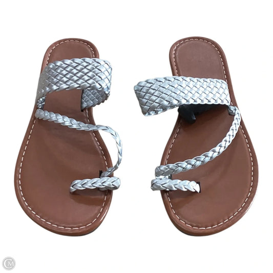 Sandals Flats By Clothes Mentor In Brown & Silver, Size: 7.5