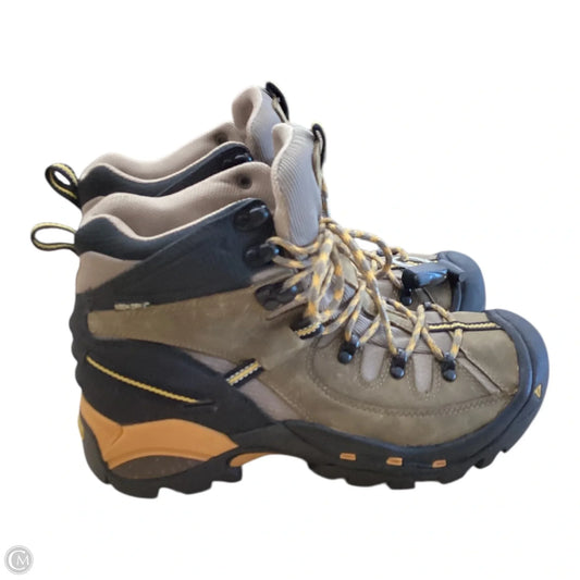 Shoes Hiking By Keen In Tan, Size: 9