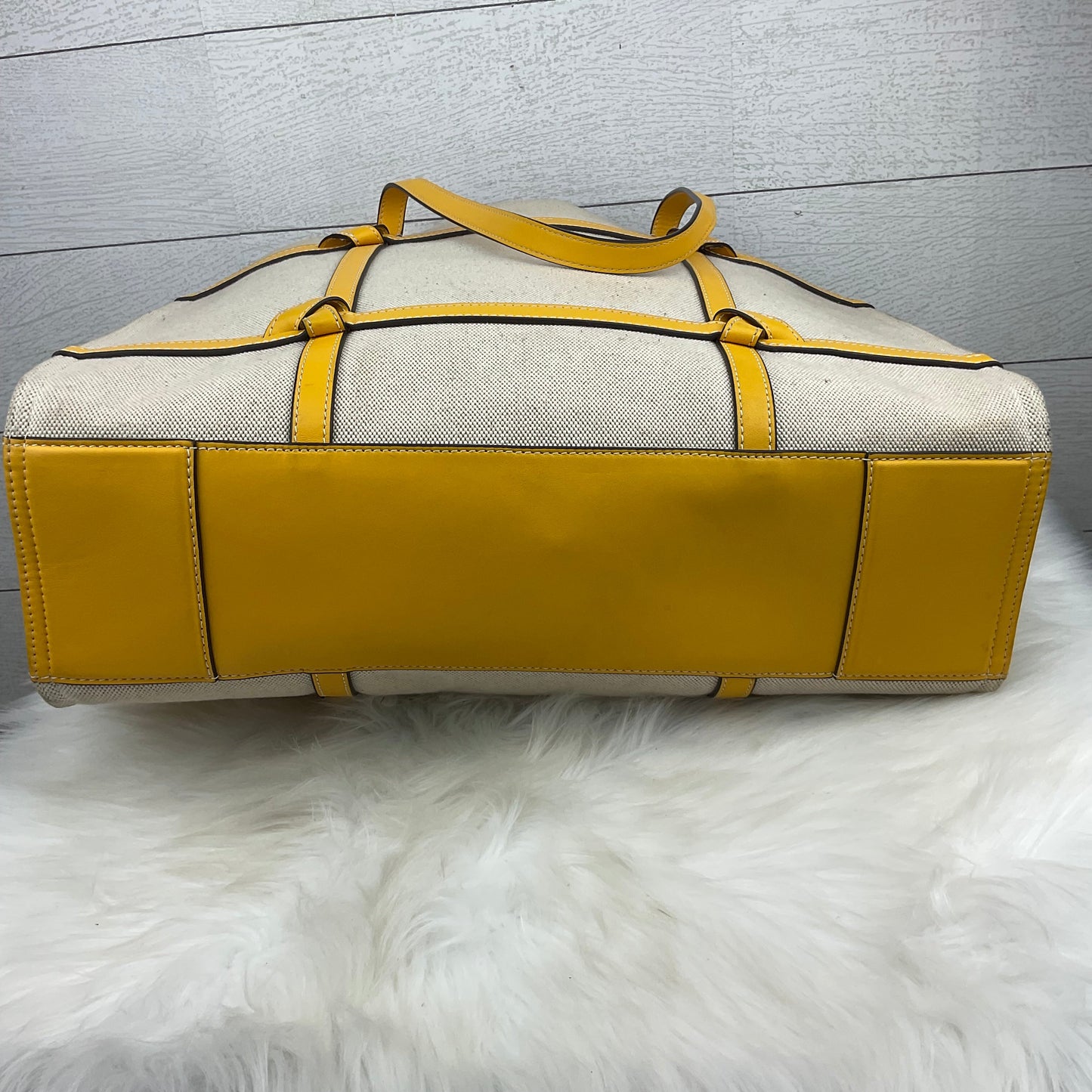 Handbag Designer By Tory Burch, Size: Large