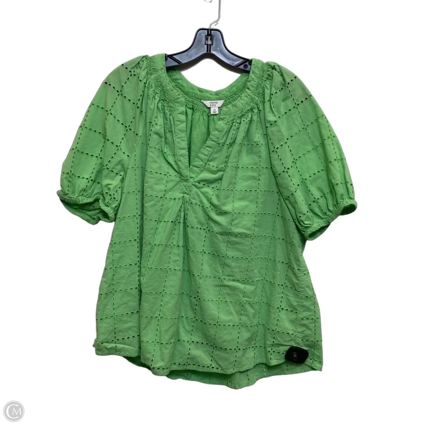 Top Short Sleeve By Crown And Ivy In Green, Size: 1x