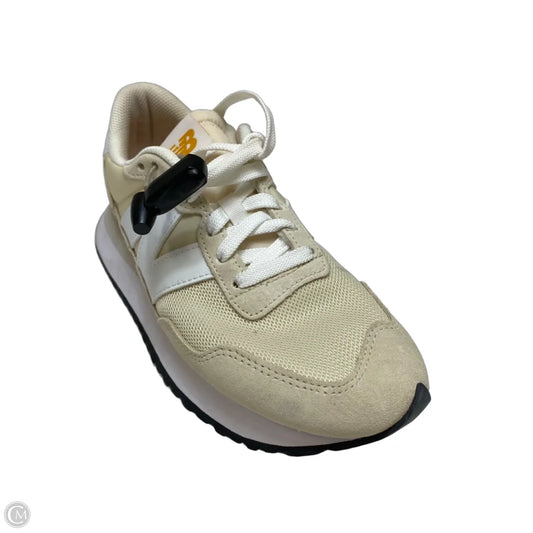 Shoes Athletic By New Balance In Cream, Size: 10