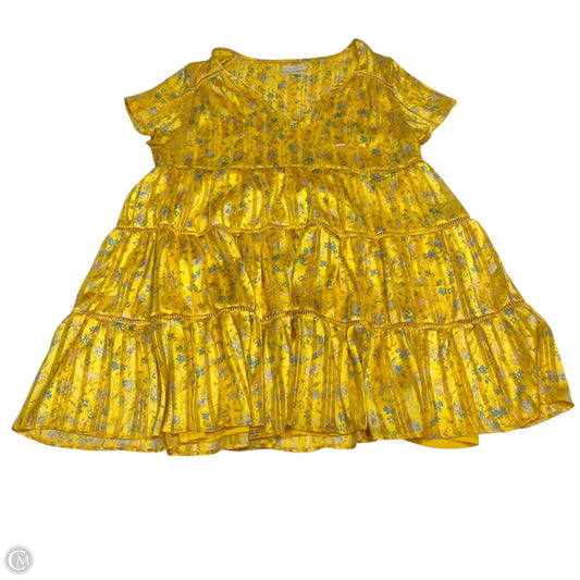Dress Casual Short By Urban Outfitters In Yellow, Size: M