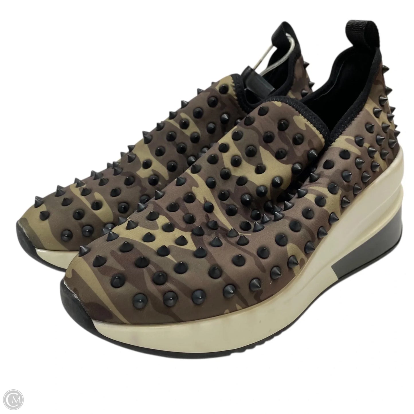 Shoes Sneakers By Gianni Bini In Camouflage Print, Size: 7