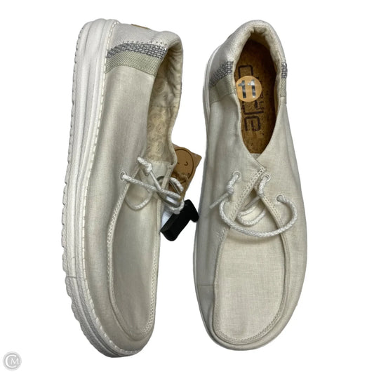 Shoes Flats By Hey Dude In Cream, Size: 11