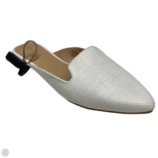Shoes Flats By Bamboo In White, Size: 7