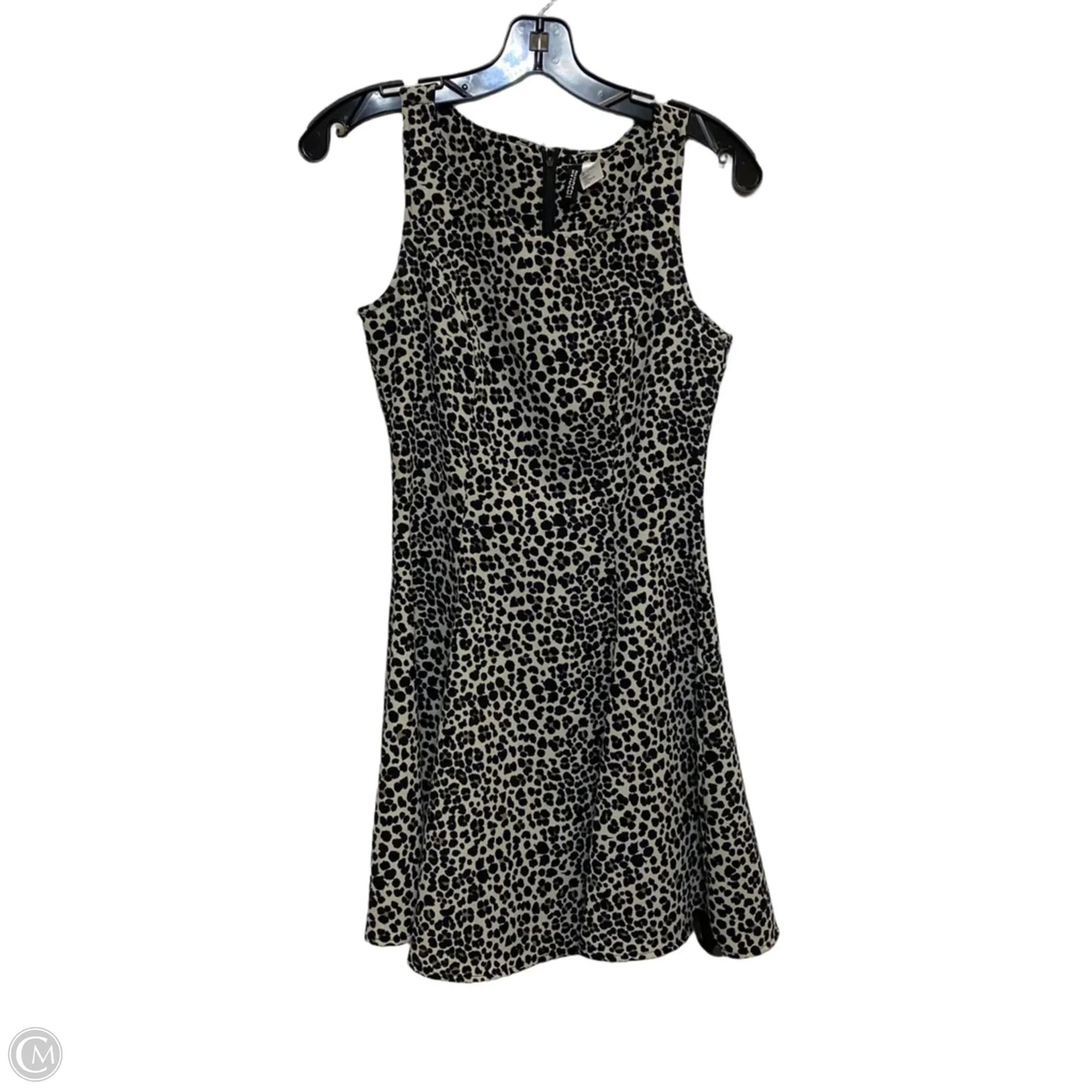 Dress Casual Short By Divided In Animal Print, Size: S
