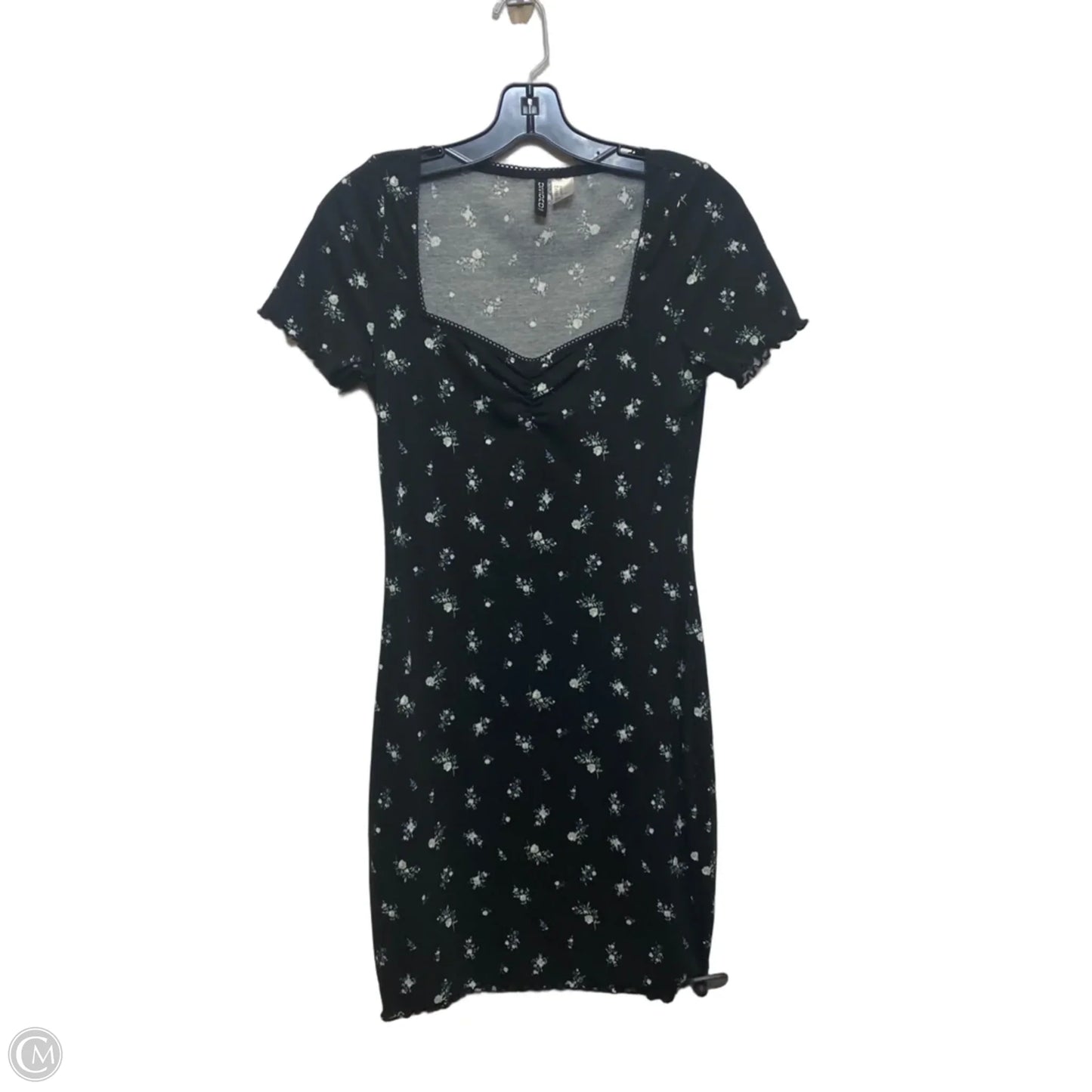 Dress Casual Short By Divided In Black, Size: M