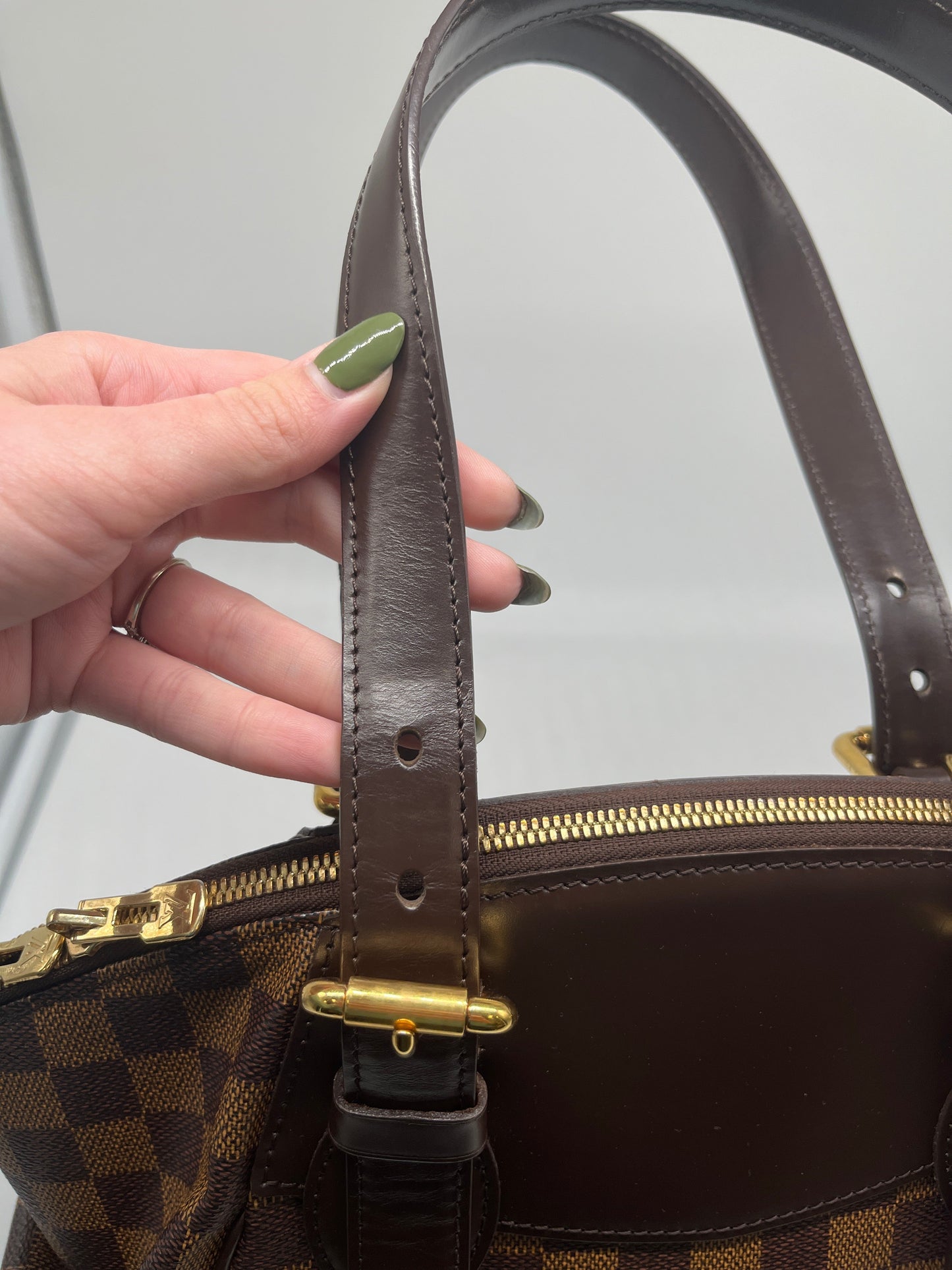 Handbag Luxury Designer By Louis Vuitton, Size: Large