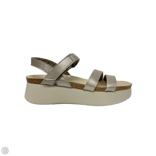 Sandals Heels Platform By Munro In Taupe, Size: 7.5