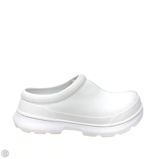 Shoes Designer By Ugg In White, Size: 8