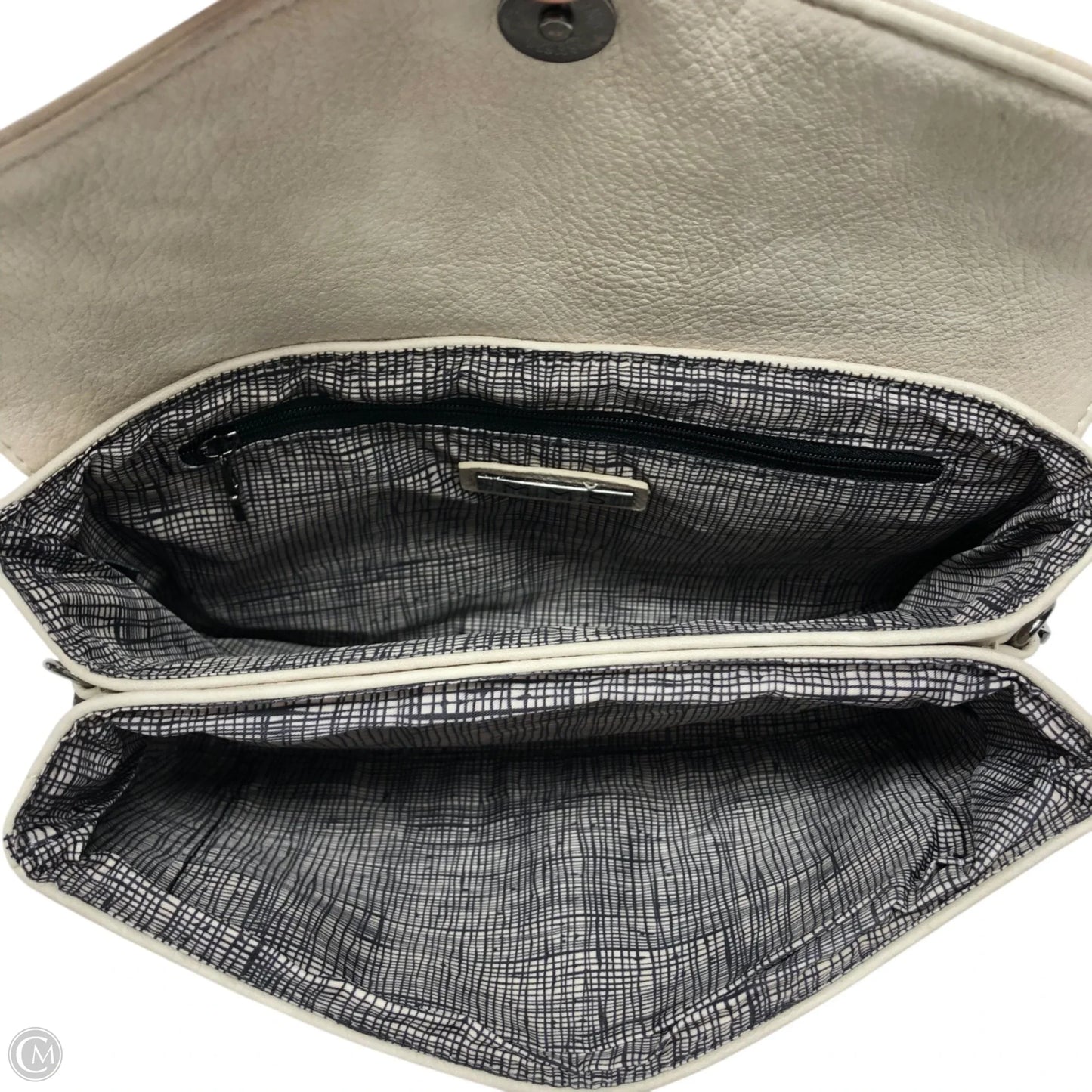 Clutch By Clothes Mentor, Size: Medium